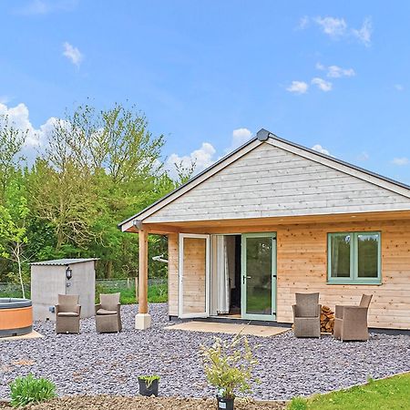 Little Moorland Farm Lodges Chapel Allerton Oda fotoğraf